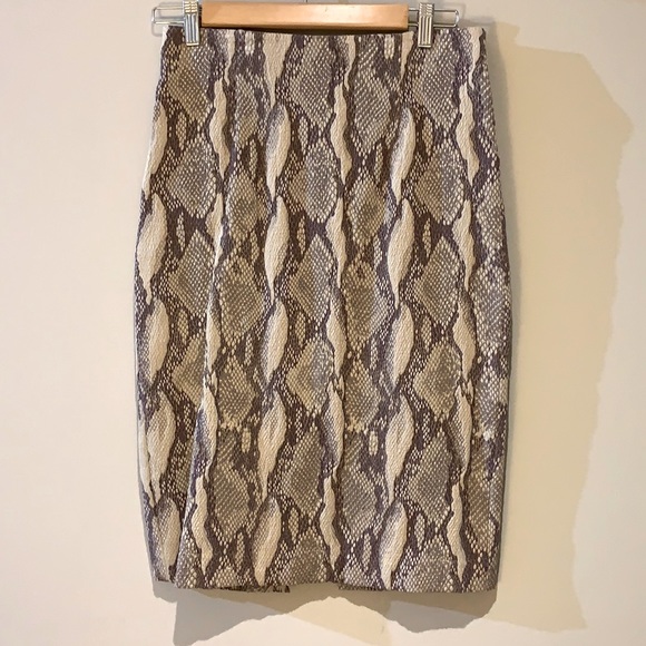 Pencil 🐍 Skirt with shimmer and snakeskin pattern - Picture 1 of 5